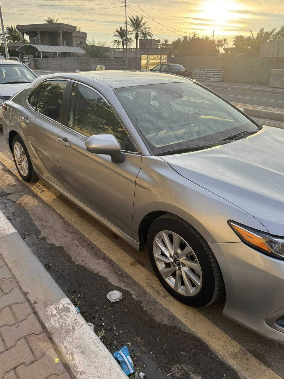 السلام عليكم..
للبيع فقط.تويوتا كامري2024
مواصفاتle.   AWD
ماشية:34 كم
السعر 225وبيها مجال 
الضرر:كلين تايتل فقط دعاميه اماميه سرقه ومبدله نفس اللون بامريكا وبالعراق فقط هذه الطخه الي بالباب جداً بسيطه باقيه على وضعها مامصلحه
-المواصفات: لايت اوتو ابل كار بلي ثلاث وضعيات قياده سبورت نورمل ايكو تحكمات استيرن تثبيت سرعه تحديد مسار رادار امامي جنطه كهرباء مقاعد قماش والمقعد الامامي كهربائي  مانع انزلاق مانع اصطدام قياده ذاتيه اوتو هولد 
رقم اربيل دخول بشهر التاسع سنه 2025 يعني سنويه وهزه جديده
للاستفسار والاتصال *********** واتس واتصال
