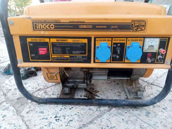 سلام عليكم مولد شبه جديد مكان بابل محاويل سعر 125  وبيه بجال للستفسار على رقم الهاتف ***********
