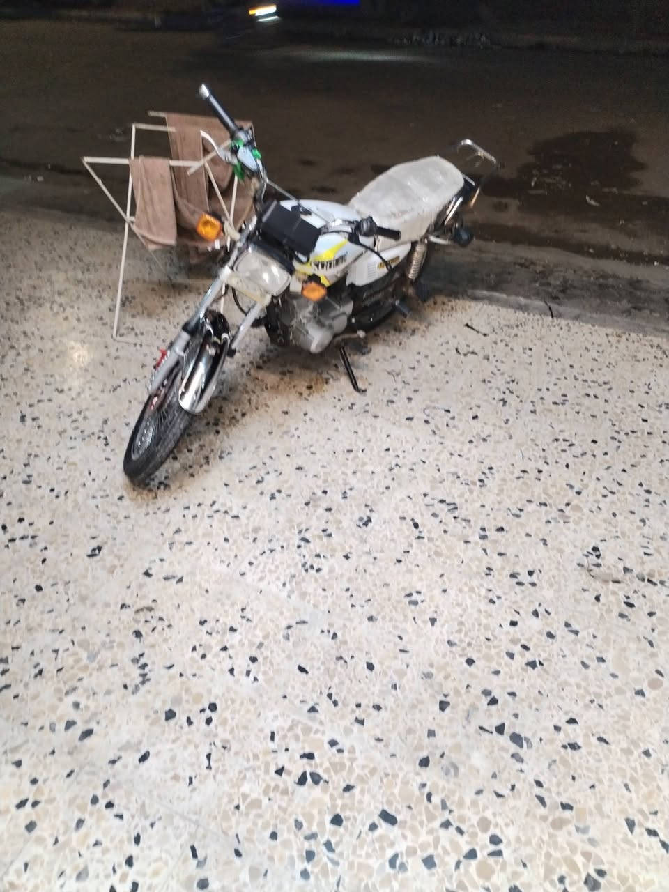 دراجه للبيع تايكر موديل ٢٣ نضيفه كلش كلها شغاله شرط شركه مامفتوحه أوراق ٥ لسعر ٦٠٠  مكاني عزيزيه للاستفسار تصل ***********
