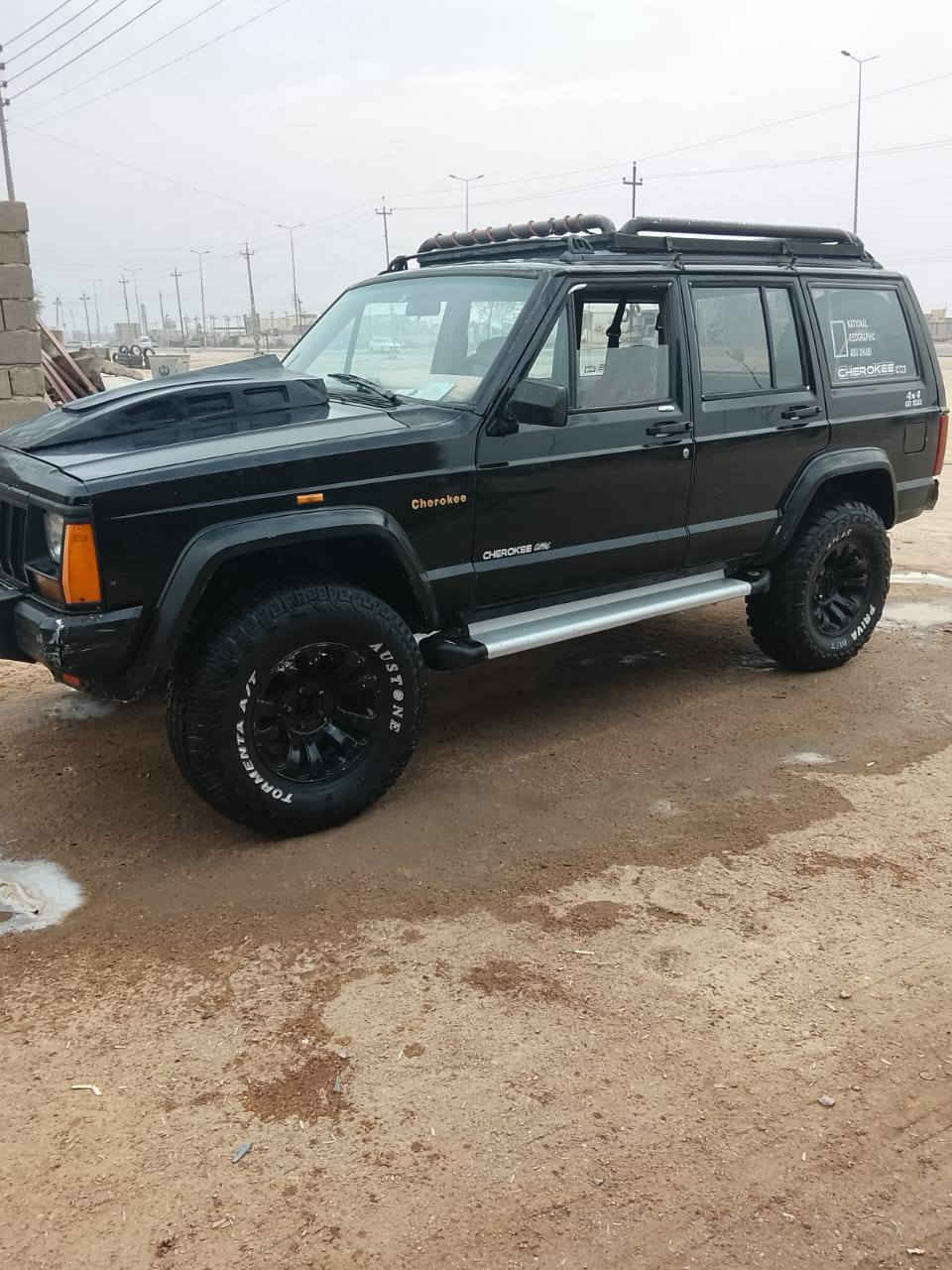 السلام عليكم
جيب شيروكي شخاطه موديل 91 محرك وكير بلادي كفاله فور ويل كير اوتو 
مكفوله ضربه خياس صبغ السياره وضع شركه رقم سليمانيه حداده جديده كهربائيات وضع شركه تخم تاير جبلي كل نقص مابيهة 
سعرها 45بيهة مجال الحاب يستفسر يتصل *********** مكانهة البصره الهارثه
