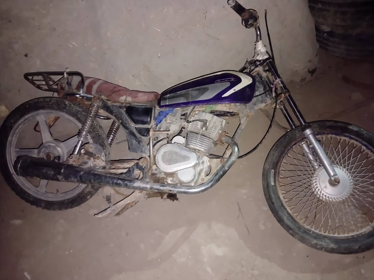 دراجة للبيع كلك الدراجه عوزه بس ولفات الاستفسار اتصل على الرقم ***********
سعر 130 وبيه مجال للشراي
