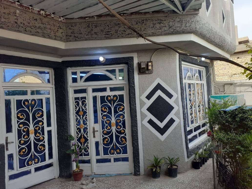 اللهـــــــم صـلِّ علـــــــى محــــمد وآل محــــــــمد
دار للبــــــــــــــــيع المســـــــــاحه 200م 

مــــلاحــظــه وذا اكـــو مــــراوس هـــم نـــــروس

طــــــــابــــــــــو صــــــرفــــــــــــــ

                                                          حديــــــث
                    اســــتـــلام مبـــــــاشـــــر
                      
  طــــــــابــــق واحـــــــد 
                                                     2غــــــــــرف نـــــوم 

                       الطابـــــــق الاول

  غرفه نوم 2 وكلـــــــدور وستقــــــبال ومطبــــــــخ  

ومجمــــــــع صحيـــــــــات داخــــل وخــــارج  

🌎#عنـــــوان حلــــــــه شارع 80مقابيل مدينه ألعاب أرض بابل حي المصطفى الشارع 10متر  جدن قريب عل شارع العام 

 اتصــــــــال *********** عل رقــــــم    او وتــســـــــاب
ســـــعر البيـــــع ///175/// بي مجال بسيط

مــراجـــعت مــكتــــب الـــــــــجشعمي للـــعقـــار مــــوقـــع مكــــتـــب شــــارع 80 مال كـــربلاء خلـــف محـــطـــه بــنــزيــن خانه اضـــواء الـــــحله 

                              ملاحــــــــــــــضه                            

عنــــدك عقــار اتريـــــــد اتبيعـــــــعه او اتأجـــــــــره طــــــــابو صـــــــــرف او طابــــــو زراعـــــــــي مراســــــــلت الصفحـــــــه او اتصــــــــال  ***********
