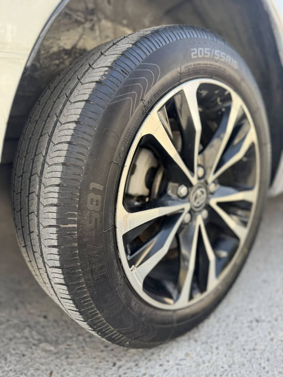 السلام عليكم 
كورلا فئه se
موديل 2017
حادثهه شخط بل داير مال جاملغ
موضح بل صور (بدون ايرباك )
شاصي لغد مكفولات 
سعر 142
مكان السياره زعفرانيه اربع شوارع 
الاستفسار ***********

اسف ع الاطاله ... تحياتي
