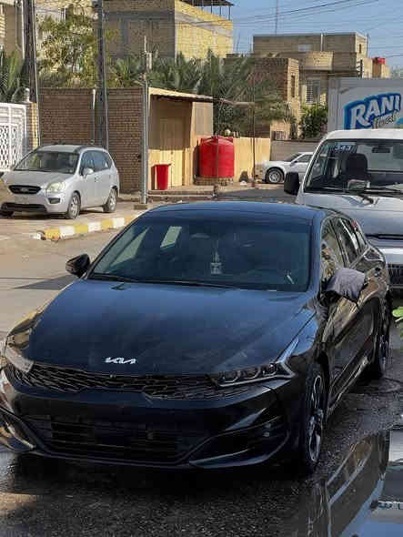 ‏K5 جيتي لاين فول مواصفات٢٢
بانوراما 
بصمه ابواب عدد ٢ 
بصمه تشغيل 
تشغيل عن بعد 
رادارات جانبي امامي 
توقف ذاتي 
مثبت سرعه 
قياده ذاتي 
كامره 
شاشه كبير 
كشنات جلد + مخمل 
كشن السايق كهرباء
مكينه ١٦٠٠ تيربو خير وبركه 
وبيهة بعد مواصفات معروف الفول 
السياره فول ومناقصهة شي 
تبديل قطعتين جاملغ وبنيد فقط 
سياره حره دخول جديد  
بدون لوحات 
مكان السياره ميسان مركز المدينه للستفسار الاتصال على الرقم او مراسله على الخاص ‭٠٧٧١ ٤٠٠ ٢٠٤١‬ السعر١٥٥ وبيهة مجال
