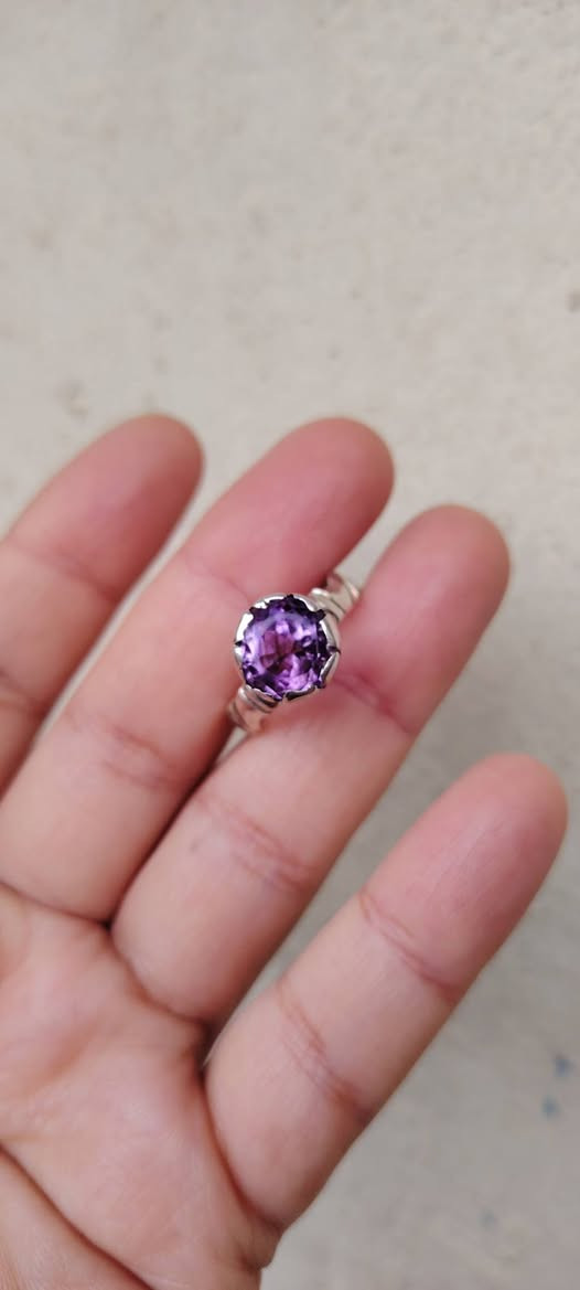 خاتم من الجمشت آلافريقي تراش شبابي نواعم صياغه يدويه فضه 925 قطعه جميل جداً جداً
السعر خاص


**إذا كنت صاحب هذا الإعلان وتريد حذفه لأي سبب، رجاءا أرسل رسالة إلى الدعم الفني**