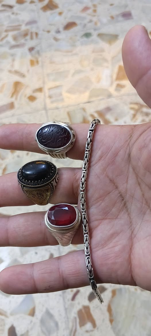 سلام عليكم محابس وزن ثقيل للبيع اكتب التريده واكتبلك سعره


**إذا كنت صاحب هذا الإعلان وتريد حذفه لأي سبب، رجاءا أرسل رسالة إلى الدعم الفني**