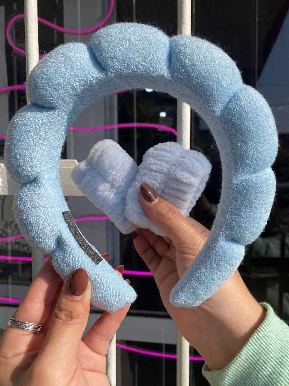 رجع توفرررررر 😍❤️

🌸✨ دلّلي نفسج✨🌸

سيت للعناية 😊 طوق + معاصم 😊
جربـي طوق الشعر ومعاصم اليدين 😍😍 المخصصات للعناية بالبشرة 💆‍♀️💖
طوق يبعد الشعر عن الوجه  
والمعاصم تمنع نزول الماء
وللتمكني بروتين عناية فاخرة 😍🛁🪞

📦 متوفرين بجودة عالية وتصاميم كيوت!
خلي عنايتج بنفسج متكاملة ومن دون تعب 😍 
متوفر ب 6 الوان 🩶🤍🩷🩵💜❤️

#الاصلي 
سعر السيت ٥. الاف
🚘 يوجد خدمة توصيل لجميع محافظات العراق ٤ الاف 🚘


**إذا كنت صاحب هذا الإعلان وتريد حذفه لأي سبب، رجاءا أرسل رسالة إلى الدعم الفني**