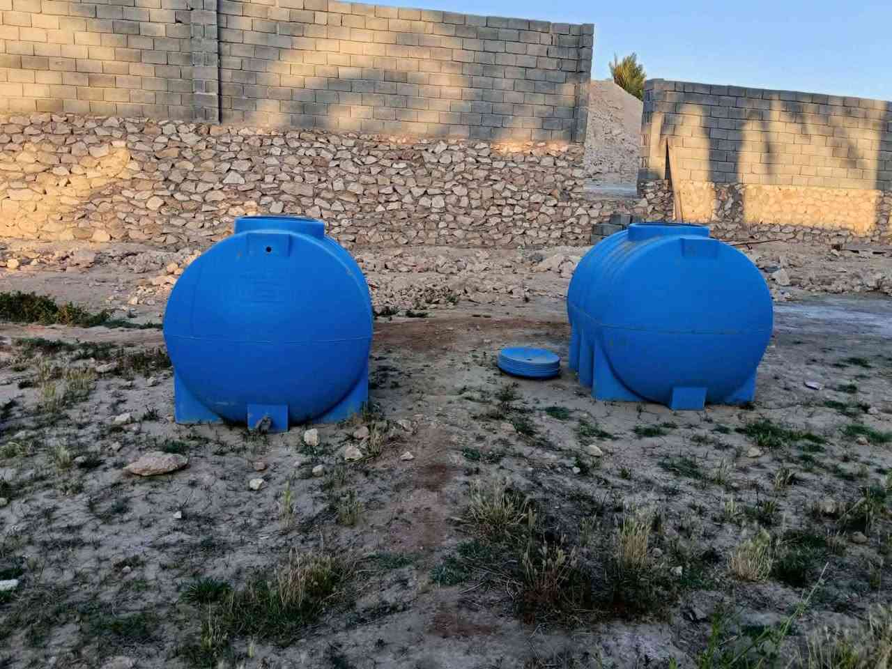 سلام عليكم اخوان تانكيات عدد ثنين اصليات اخذت الواحد على٢٠٠ مستعملناهن جان عدنه بناء ترسناها وكملنه وضميناها للبيع سعر الواحد ١٢٥شرط الاصليات سعه ١٠٠٠لتر


**إذا كنت صاحب هذا الإعلان وتريد حذفه لأي سبب، رجاءا أرسل رسالة إلى الدعم الفني**
