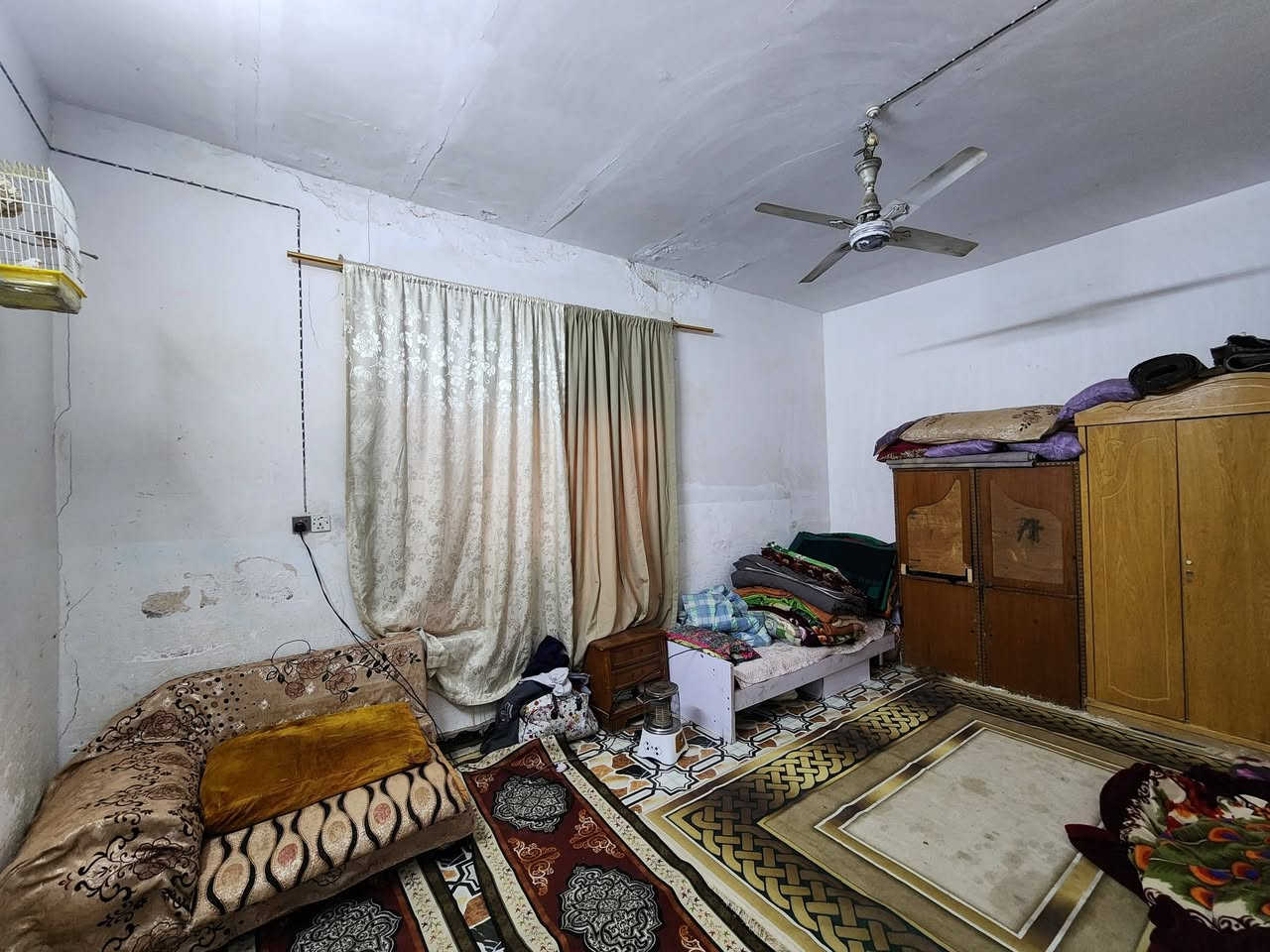 بيت للبيع مساحة  285م  واجه 19 نزال 15 سند 25 مرقم ومشمول بالتطويب بي غرفتين+إستقبال + صاله+مطبخ +صحيات + داخليةوخارجية) العنوان خلف حي الحضاره البو جاسم
الاستفسار أتصل  ***********+*********** واتساب او مراسلة الصفحة ***********o
