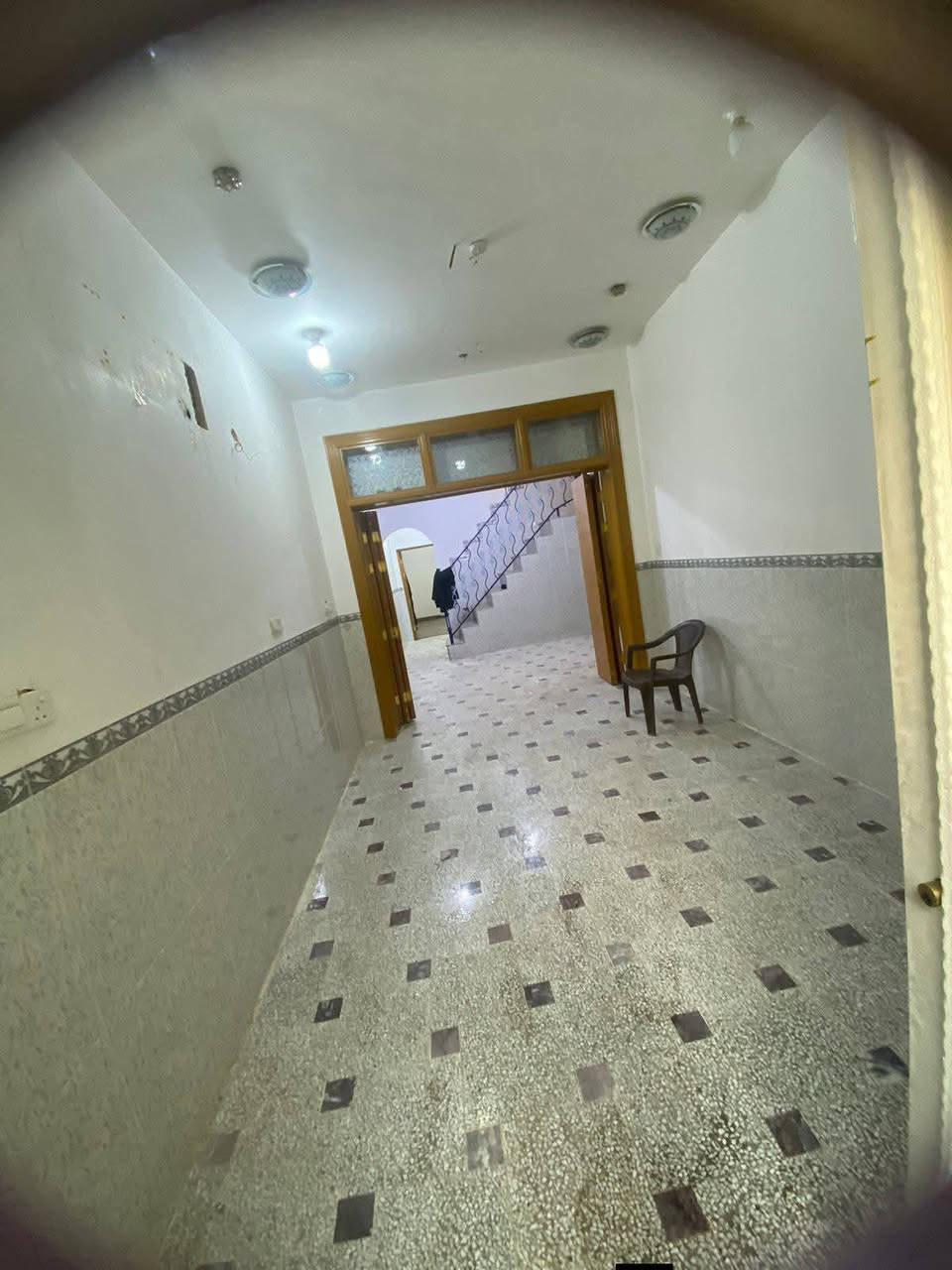 بيت للايجار حي الوفاء دور الاساتذه 100 م
طابقين 3 غرف نوم استقبال هول
مطبخ 2 حمام

400 الف
التواصل الاتصال على الرقم
***********/ ابو عباس الخزعلي 
 ‭
