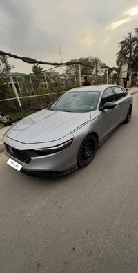 هوندا اكورد موديل 23 رقم بغداد هايبرد سبورت L السياره بيها نواقص بسيطه...