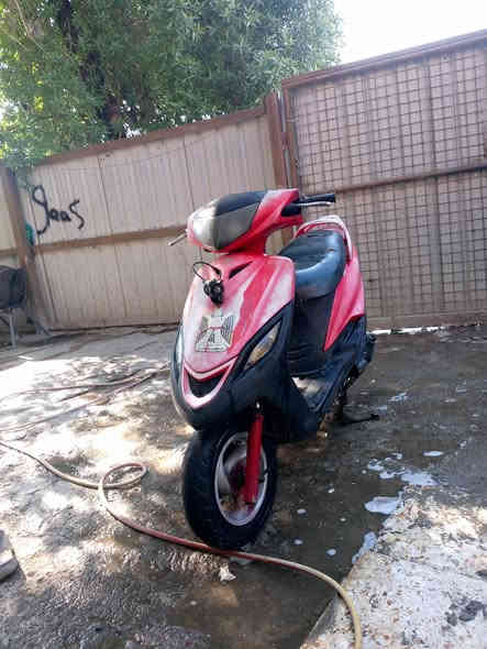 سلا م وعليكم دراجه ثعلب لبيع ياباني شغاله نص نكره سلف وهندر وكهرباءيتها كلها شغاله  كامله و محركها بلادي نطيف مامفتوحه ابد بلاديه ناعمه خير من الله وتأيراتها جدد وكابريتر بلادي وكهربائيتها كلها شغاله كامله وقفل ستيرن وقفل جنطه شغال كامله السعر300 بيه مجال لشراي مكاني بشارع فلسطين رقمي *********** متواجد وتساب ورصيد
