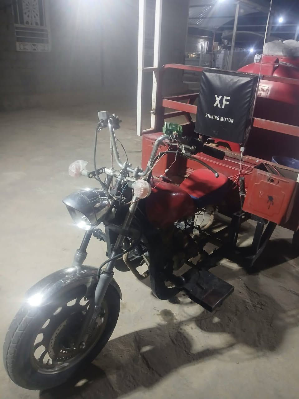 سلام عليكم ستوته للبيع دايون كلك بيها لوحه الشاصي فافون مكاني نجف طريق كربلاء عمود 42  سعر 650وبيها مجال للشراي تصال على رقم ***********
