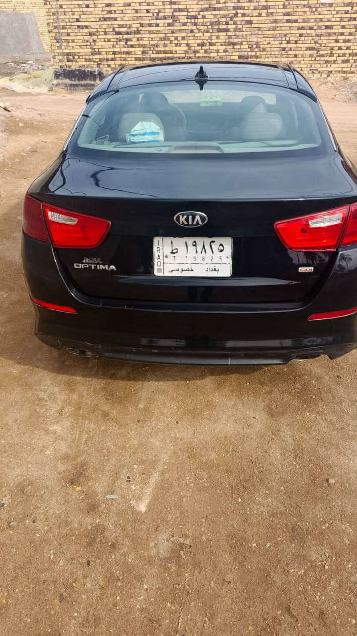 للبيع ،،،،،
كيا اوبتما 2015 أمريكي ،،،،، فول ،،،،، مواصفات ،،،، 
كير محرك حداديه  تخم تاير خير من الله مواصفاته معروفة السياره باسمي سنويه 27 مكان السياره طوريج السعر المطلوب 128وبيه مجال ،،،،السياره بيه قطعه تبديل وبيه طخه بالجنطه ،،،***********
