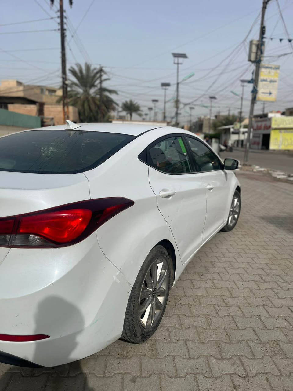 هيونداي النترا 2015 وارد أمريكي 🇺🇸
السيارة نظيفة ومرتبة
المحرك والشاصي بحالة ممتازة
مشي قليل، فحص جاهز
اللون أبيض، داخلية نظيفة
مكيف شغال 100%
السيارة ما تحتاج شي، دك وامشي

السعر: شدة و خمس ورقات 💵
قابل للتفاوض البسيط للجاد فقط
المكان: بغداد - الغزالية 
للاتصال: *********** بغداد, العراق
