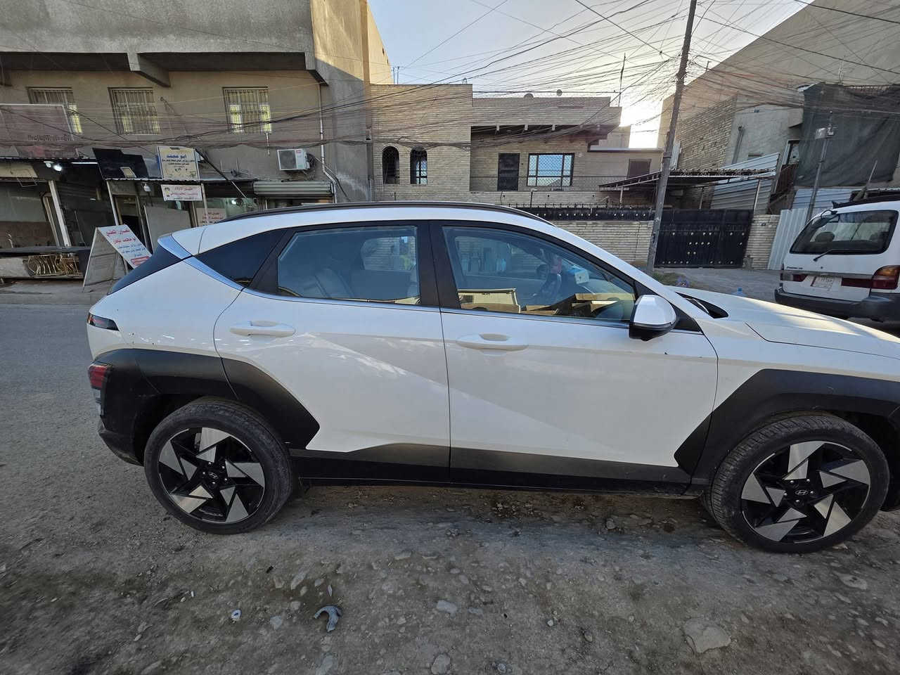 السلام عليكم للبيع هونداي كونا 2024 اميكي ماشيه ٤٧ الف حادث باب جاملغ ايمن جديده السياره  فول مواصفات مكينه 2000 دوش تنفس طبيعي المرغوب فتحه بصمه كرسي كهرباء قطعتين تبريد حساس امامي خلفي كامره شاشه كبيره تشغيل
 السياره بسمي عن بعد  للاستفسار ***********
قيم بل يرضي بي الله
