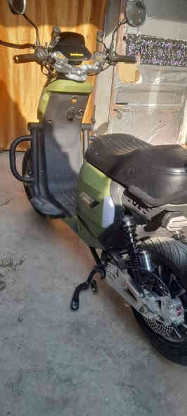 دراجه شحن مال رمبه اسم لدراجه اف 3
4نمر 
سرعة 150
ترجع بك 
تشحن 5 بطريات 
تمشي 55 كيلو
صار سبوع من جبته من لرمبه 
سعر مليون وبيه مجال كلش بصيط
‏‪***********‬‏
