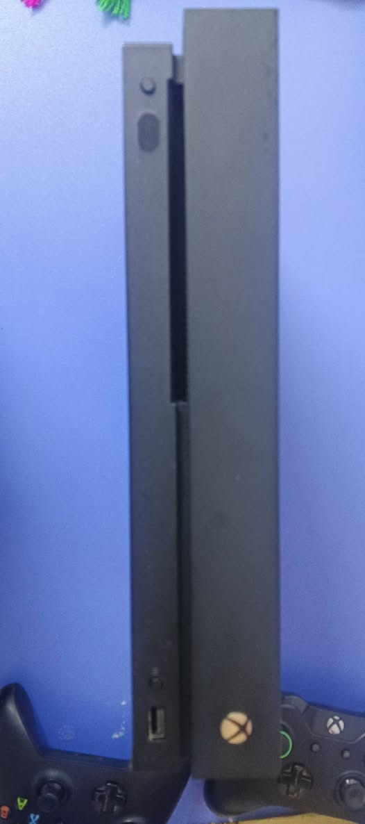 للبيع
السلام عليكم للبيع اكس بوكس ون اكس Xbox one x واحد تيره 1T جهاز لوك ويا يدات ثنين نضيفات و مابيهن خلل اصلي ثيناتهن و بي حساب و ألعاب مملوكة مثل كراند 5 و كلف اوف ديوتي مودرن 2 و كلف اوف ديوتي جزء ثاني و لجهاز كامل ملحقات و بي ألعاب كيم باس بس راد شتراك للاتصال او مراسله واتساب *********** سعر 235 ويا توصيل سعر قفل
