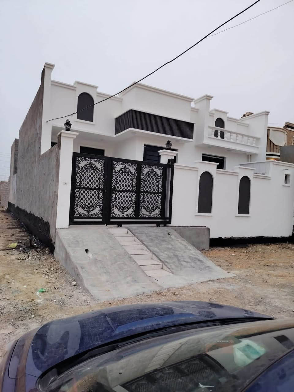 دار ملك صرف 200 م المساحه بناء حديث خلف مول زنبيل منطقة 7 كيلو للبيع رقم القطعة 9682 السعر 115 مليون وبيه مجال مراجعة مكتب يونس الجنابي للعقارات رمادي 5 كيلو ***********
