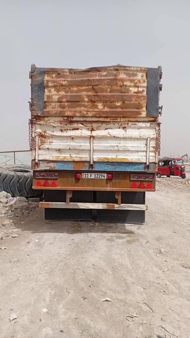 السلام عليكم عربانه للبيع شاصي 16شريط 55دنيكر 2سكانيه وحد 16وحد 14 طول 13له ربع رتفاع 190سنتيم تخم تاير سعر 95وبيه مجال وهاذ راقمي ***********
