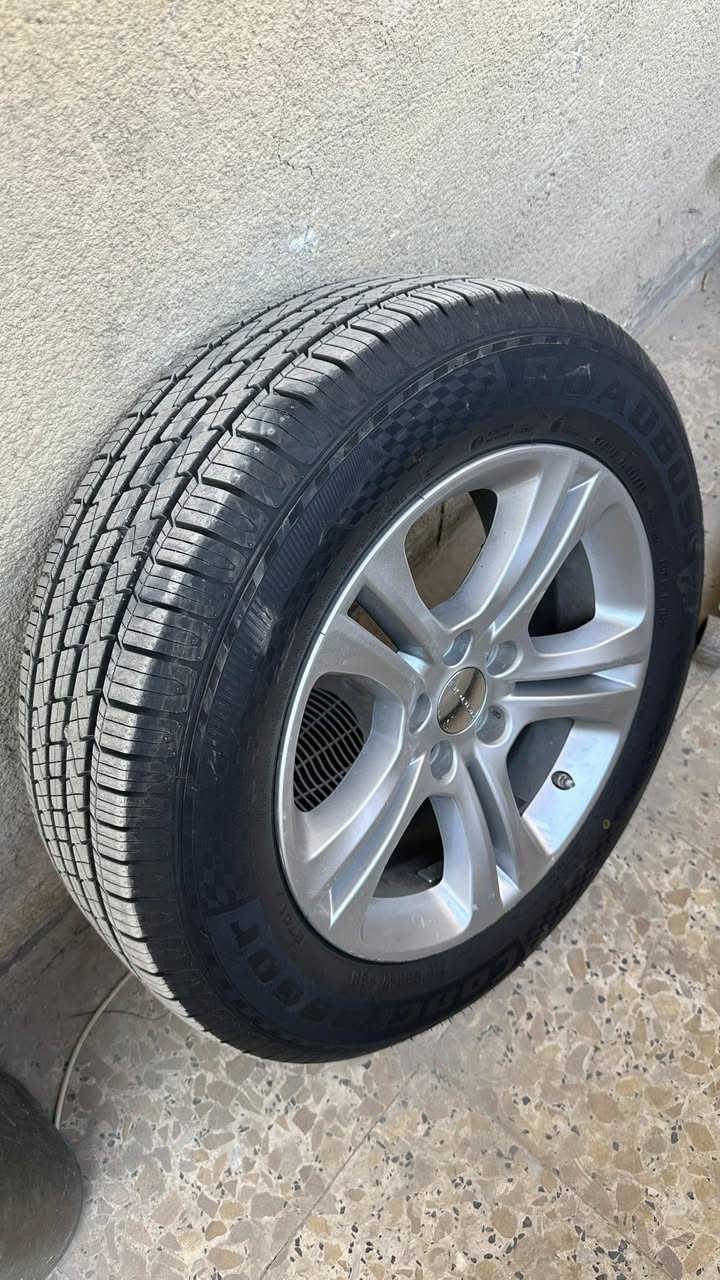 سلام عليكم تخم ويل وتاير حجم 17 انتاج 23 مشلن مال سياره 23 مكفولات من كلشي سعر 350 وبيهن مجال بسيط عنوان حله مركز 
***********
