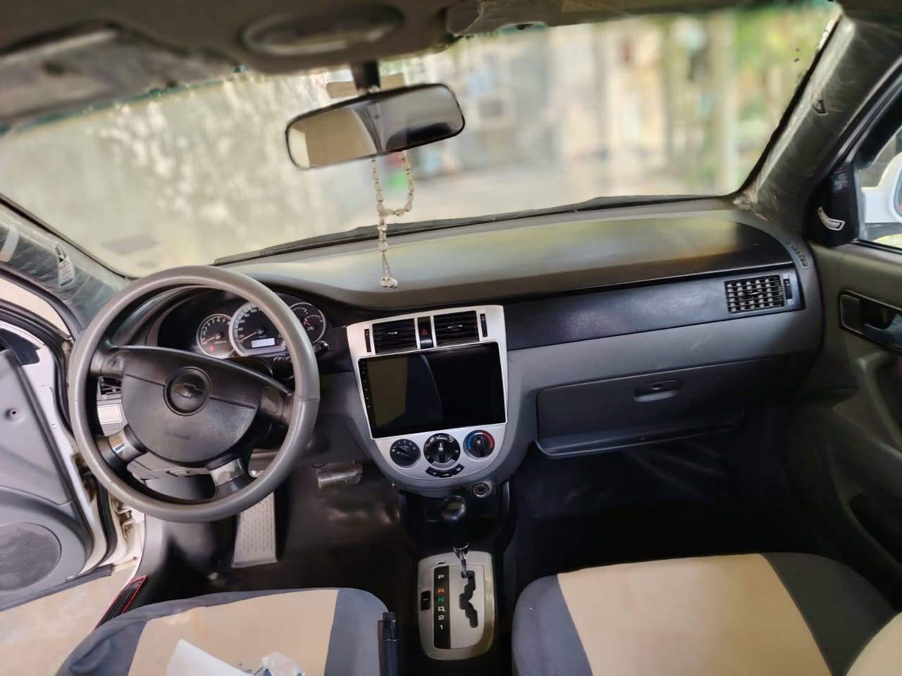 السلام عليكم
اوبترا 2007 كير اوتو رقم بغداد بأسمي 
ادامة كاملة على سيارة كير شرط مكينه شرط جديدة تبريد ثلج تدفئة نار شاشه تاب تخم تاير جديد بلكات نوزلات ادامة كاملة  
ضررها جاملغ امامي مصبوغ وبارد باب السايق  وباب خلف باب سايق رش بدون اي نقص ان شاء الله 
مكاني ديالى ناحية جلولاء 
للاستفسار اتصال على الرقم الاتي
***********
