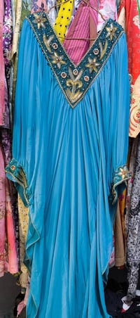 عباية نسائي • فستان نسائي • ملابس اطفال