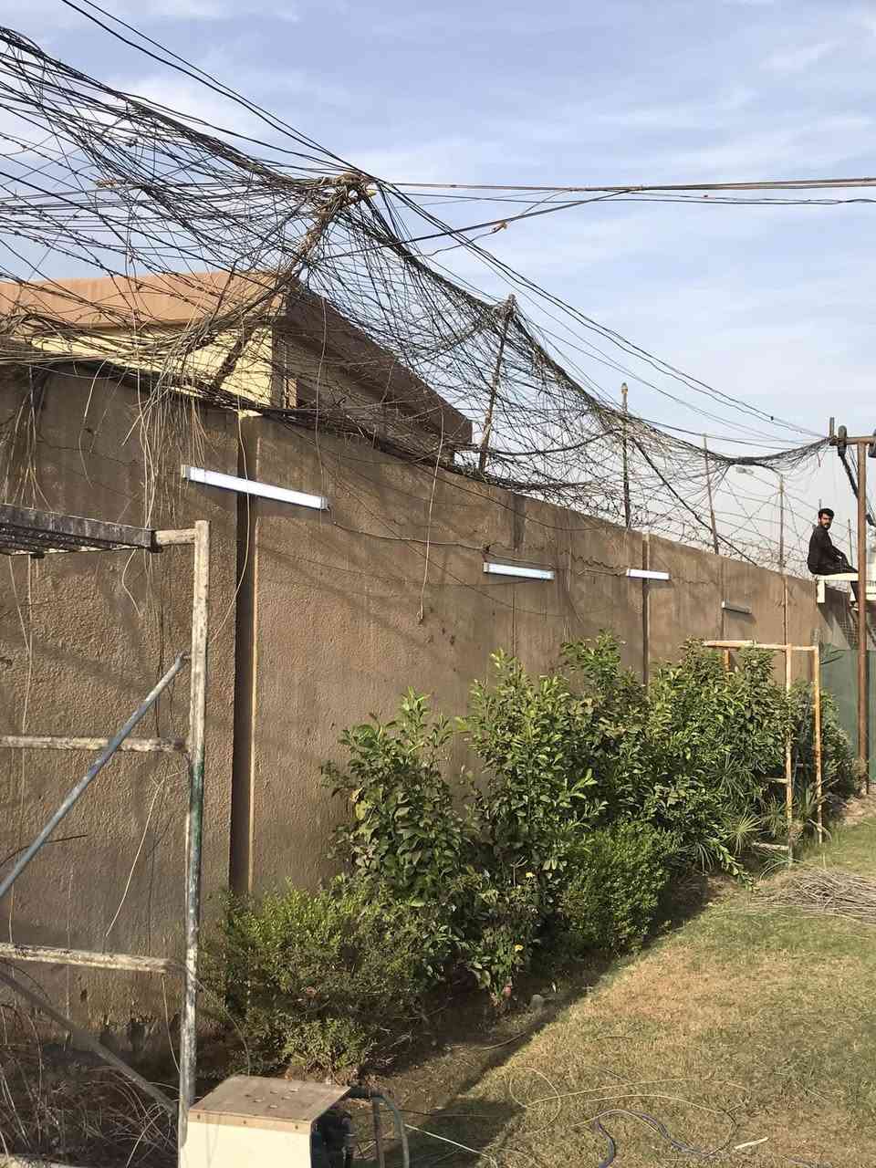 سلام عليكم اخوان احنه كادر لتصفية وترتيب وايرات المولدات انشيل الواير التالف والمتروك ونرتبه مثل الضفيره عندك نقل جوزات او بوردات تنضيف التيوله اتصل وتدلل ***********
