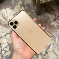 ايفون 11pro max ب300 نضيف  لاي سؤال   0786 563 6769