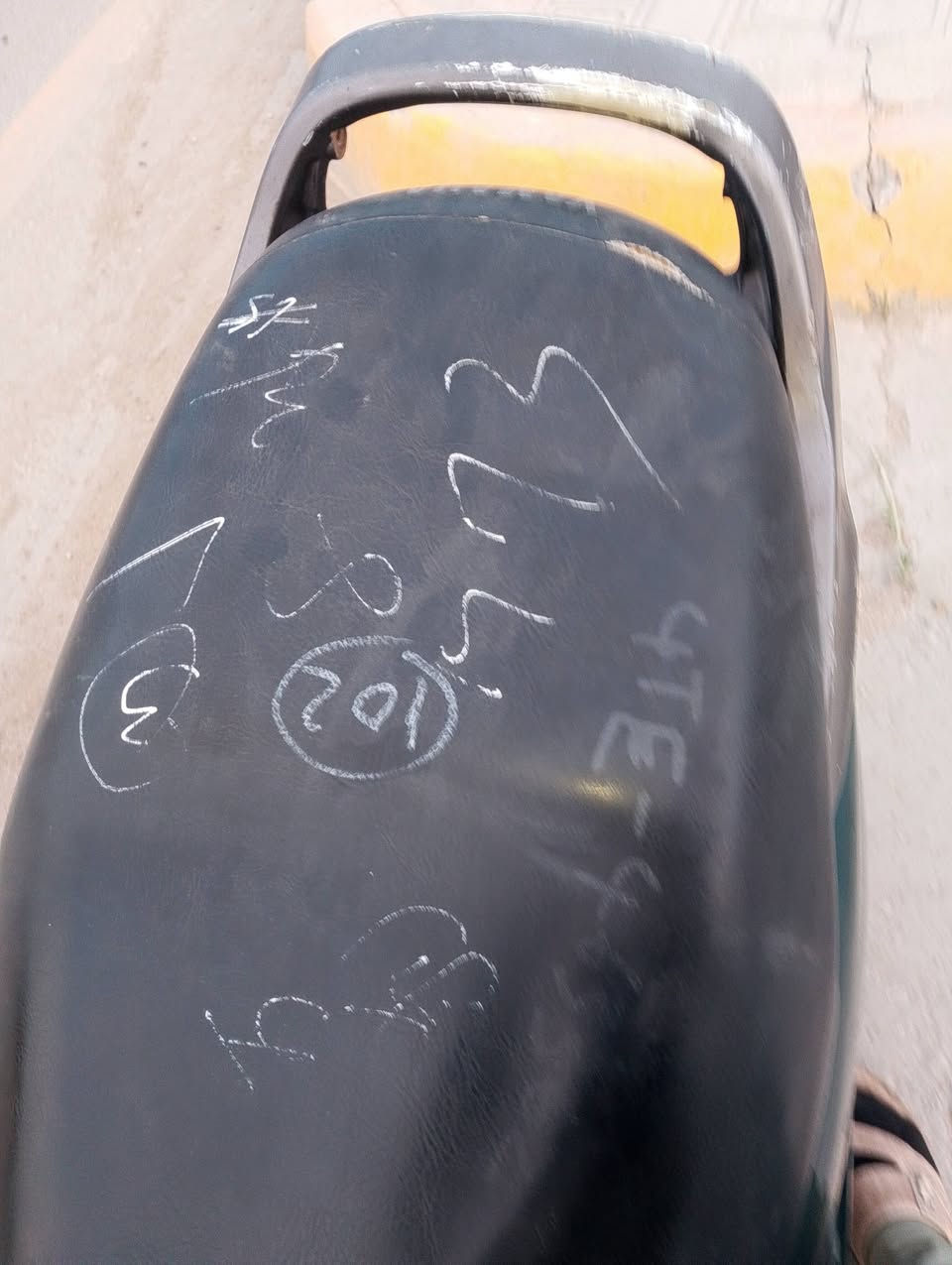 فراشه الى بيع عنوان طواريج  ***********رقم الهاتف سعر خاص دراجه نضيفه   الرقم بيه وتساب همات 🌺
