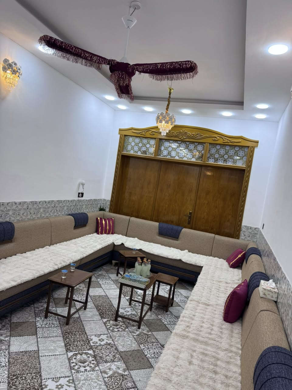 بيت طابقين درجة أولى بناء السعر ١٣٠متر حي المكرمه رقم العقار 10425//السعر ١٩٥//بدون اثاث مع الأثاث ٢٠٠مليون  البناء في ٢٠٢٥جديد  بدون نواقص *********** منضومه كامرات متكاملة
