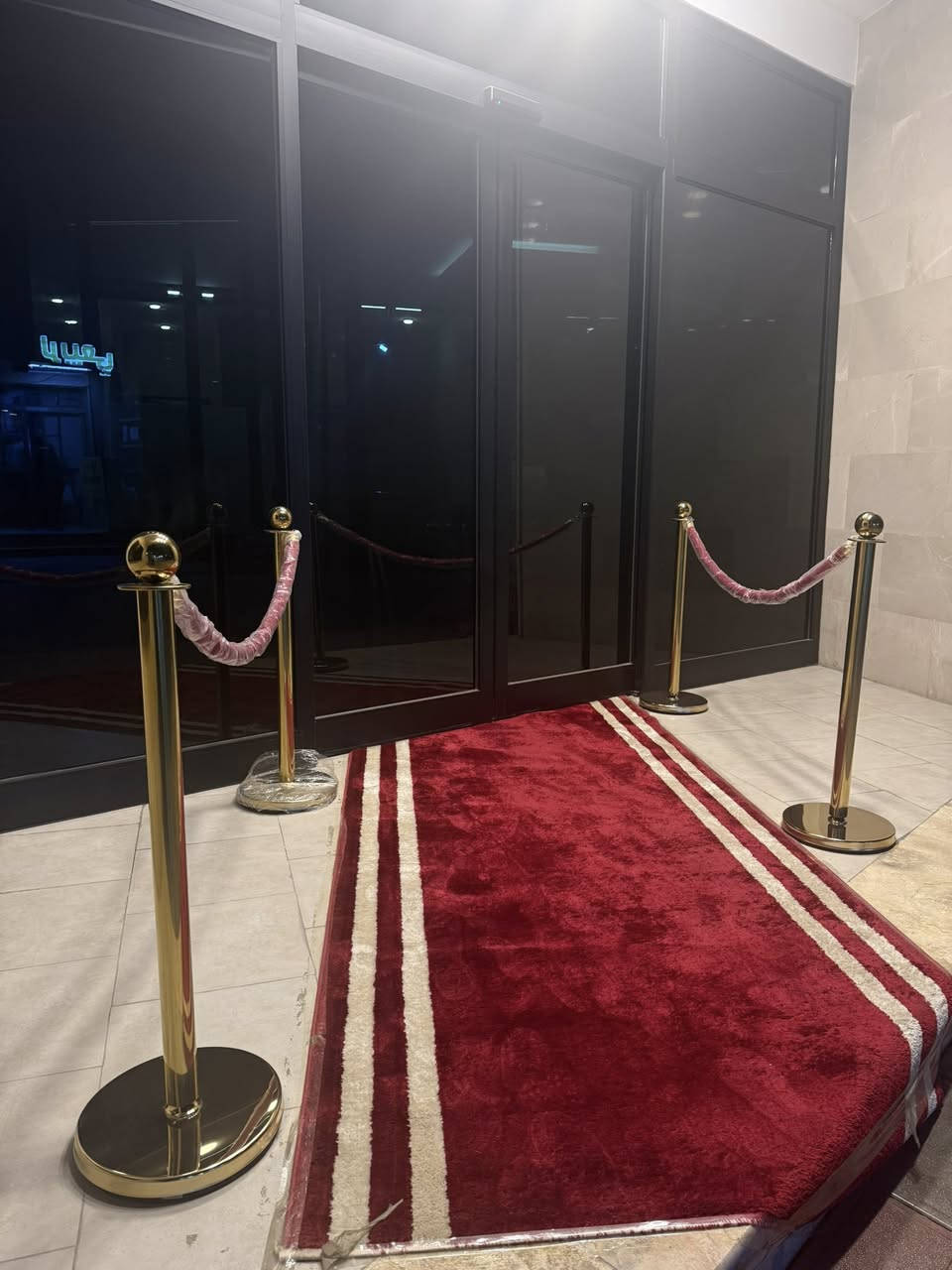 سلام عليكم 
شقق فندقية مؤثثة ⭐️
للحجز والاستفسار ☎️: *********** - *********** 
العنوان 📍: بغداد المنصور
