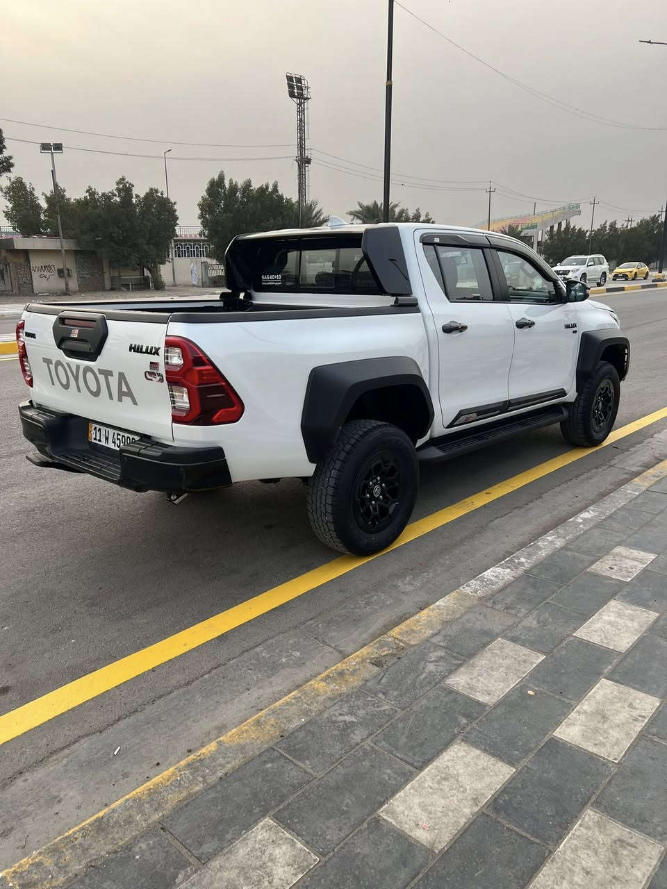 السلام عليكم بيكم GRساز 2024 ام الضمان ماشيه 19٫000 مكفوله كفاله عامه من الصبغ والبارد فول مواصفات 1/1 4كامرات ورادارات مغلفه ppf ب15ورقه وتغليف داخل كامل رقم بغداد تحويل مباشر عنوان بغداد هـ *********** السعر 425 وبيه مجال
