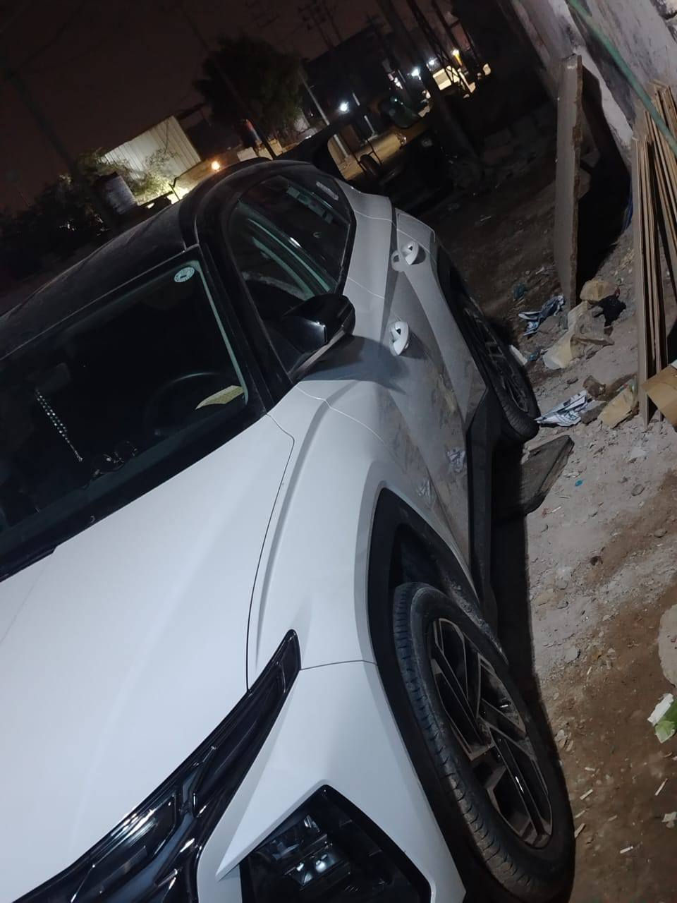 اخوان سيارة بعدها تحت الضمان و ما ماشية 5000 (زيرو) كفالة من الزلق فول مواصفات و بيها خمس تبديلات دهن على الحساب الشركة  و السيارة كاملة 
السعر 243 ورقة شدتين و تلاثة و اربعين و بيها مجال للشراي و ب الخدمة 
الرقم  ***********
الرقم ***********
المكان بصرة تنومة البصرة, العراق
