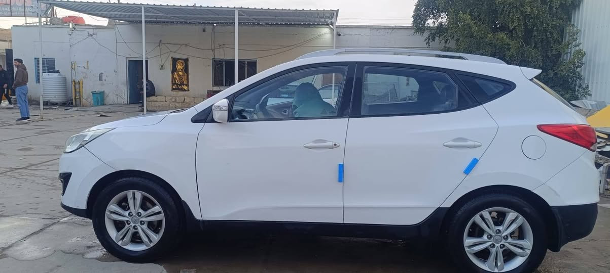 سلام عليكم 
سيارة توسان موديل 14 
ماشية 126الف كيلو
رقم بغداد مشروع وطني
كامل مواصفات
من تبريد 
كير و محرك كفالة عامة  مكفولات
لايت زنون
تخم تاير
***********
 العنوان بابل الحلة المركز
استفسار اكثر اتصل وخادم حلة, بابل
