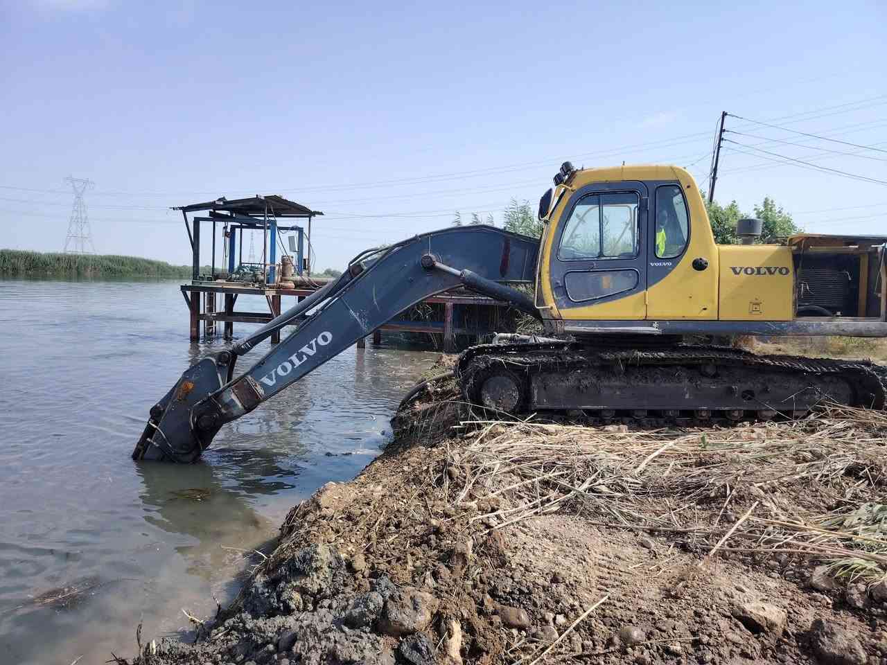 للبيع
حفاره فالفو حجم 210 وياها نقارحجم2000

موديل 2000رقم اربيل تحويل
250ورقة وبيها مجال 

***********) ***********

