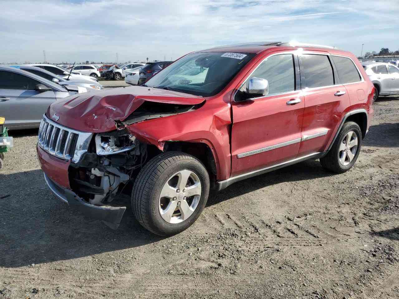 جيب 2011 هيمي 8  سلندر فول موصفات فتحه بيها قطعتين صور الحادث مرفقه بيع مستعجل 123 ورقه بسبب ضرف 
‭٠٧٨١ ٤٣٦ ٢٠٣٧
