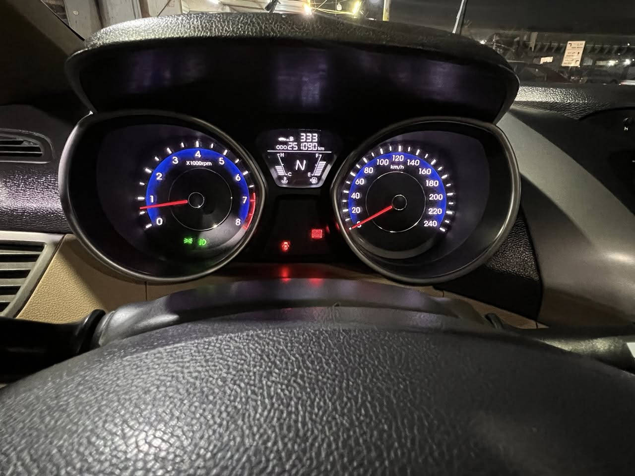 النترا خليجي 2012 

مواصفاتها  تحكمات ستيرن 
شاشه 
مكينه 1800 
كير 6 نمر 
تخم تاير جديد 
صدرها امامي خلفي جديد 
لونها ابيض 

بيها 3 قطع صبغ باب سايق و الوراها 
ونص جامغ عكس سايق من جهه صندوق 

بالنسبه للسياره نظيفه ربع متصرف عليها 
من كل نواحي التراي مالتك وين متريد 

السعر 107$ وبيها مجال 

مكاني بغداد الدوره ***********

متواجد فيس واتساب والسنويه باسمي تحويل ثاني يوم
