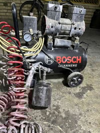 عندي كمبريسر صبغ للبيع اليحب يتواصل 07716941428