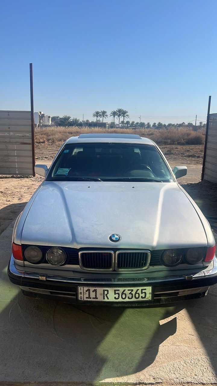 بيع مستعجل بي ام ٧٣٥ موديل٨٩ مسجله بسنويه ٨٨ رقم بغداد تحويل مباشر سياره جاهزه عده الصدر حديد ع حديد تعبان فد مره سعره ٤٥ وبيه مجال *********** اتصل وتدلل مكاني الرمادي
