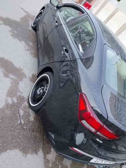 السلام عليكم كيا ريو ٢٠٢٣ للبيع
وارد امريكي شاشه وكامره وتحكمات ستيرن ونضام سبورت ومانع انزلاق حادثها شبر بل بنيد سياره ليبل واحد بنيد نفسه مصلح وبعده ممصبوغ ومبدل دعاميه سياره مابيها قطره معجون ولا صبغ محرك ١٦٠٠ دوش دبل نوزل المرغوب تخم تاير جديد رقم بغداد انكليزي  تحويل ثاني يوم السعر 125 وبيها مجال للستفسار رقم هاتف *********** متواجد واتساب
