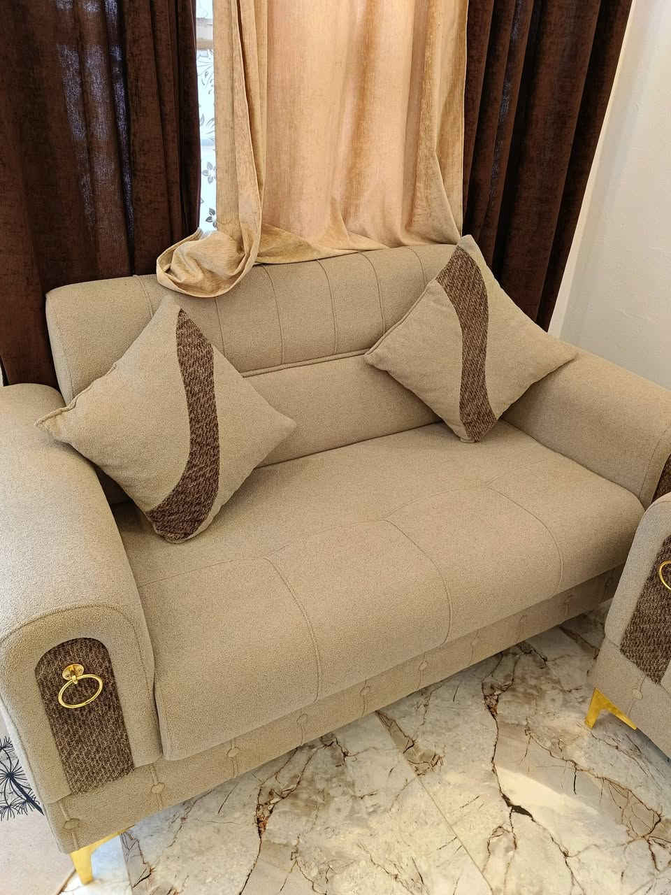 السلام عليكم...
تخم جديد احطاطه شغل بلاويد درجه اولى للبيع 
للتواصل خاص او على الوتساب ***********
