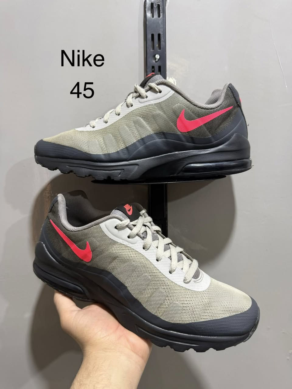 اهلا شباب❤️
توفر حذاء اوربي اصلي🔥
القياس موجود داخل آلصوره 🖼️
الأستفسار مراسلة البيج ***********
يتوفر توصيل 🚎
