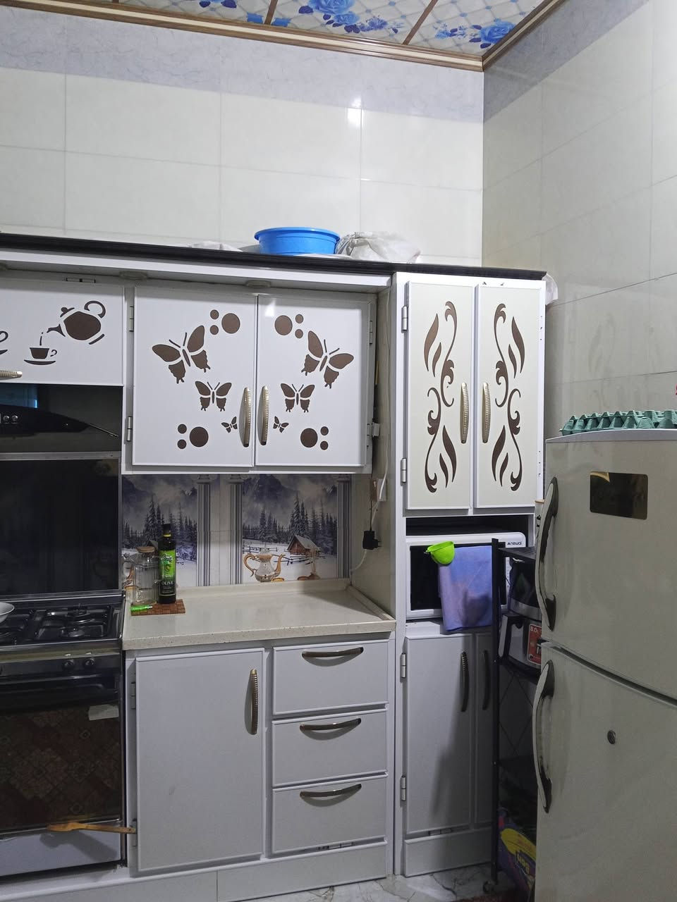 السلام عليكم بيت للبيع المساحة 150 متر الواجهة 10متر والنزال 15 متر يحتوي على غرفتين وصالة ومطبخ وستقبال وصحيات داخلية وخارجية ماناقصة شي كامل. العنوان كربلاء. الحر طريق البوبيات يبعد عن التبليط 160 متر تقريباً.. السعر وباقي التفاصيل. اتصل على  هذا الرقم ***********  ***********
