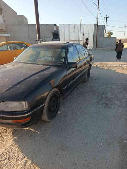 أوبل سيناتور موديل 91 سنوية خظرة محرك اوميكا 20 بيها.   كير محرك مضبوط سيارة شغالة  كل عيب مابي الكشر كدام العين السعر 12بي مجال ***********
