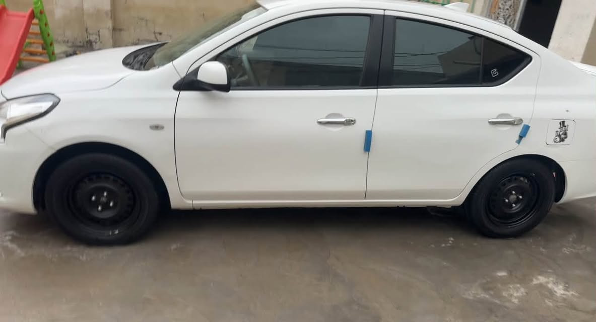 نيسان صني مديل 24 
البصره تنومه 
ماشي 71 الف 
حدثه مرفوق 
السعر 115بيه مجال 
***********
