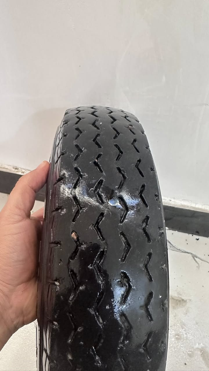 سلام عليكم 3تاير نظافه 90/100سعر 35+دبلات البيع 30هاتف ***********/***********
