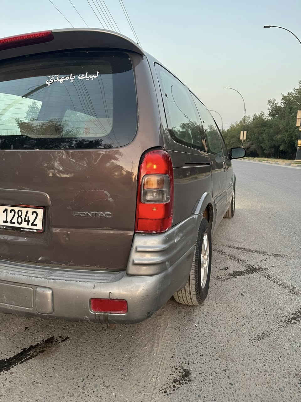 السلام عليكم ورحمة الله وبركاته 
شوفرليت بونتياك 
2000
كير  تعليك
رقم بغداد دولي بسمي 
كفاله  بدون ضربه ولا صبغ 
مكينه V6 3400ccبلاديه 
كير جديد 
مكينه جديده
حداديه كفاله
لايتات زنون 
كهربائيات كله شغاله 
تخم تاير جديد صاله سبوع من شديته
السياره جديده مابيه نقص برغي وين ميعجبك افحص 
السياره نضيفه وجاهزه من كل شي وبلعافيه الي ياخذه 
مكاني كربلاء 
السعر 57
***********
