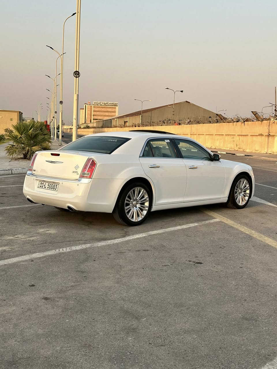 السلام عليكم
كراسيلر اوباما موديل 13 خليجي وكاله العرصات
رقم بغداد بأسمي
بلاتينيوم 300c
فول مواصفات
رادار امامي
بانوراما
كشنات امامية تدفئة تبريد 
خلفي تدفئة
كلاص حار بارد
ستيرن كهربائي
برده خلفيه
خزن ميموري
رادار جانبي + اشارة ترحيب
حساسات امامي خلفي
داخل بيجي مطعم بصاج 
ويل حجم 20 تخم تاير جديد
حداده اماميه وخلفية جديدة
كير ومكينة مكفولات
ماشيه104 
بدون قطره خياس وصبغ
ماعده بيها فتح قطعتين
السيارة جديدة ونصبة بمعنى الكلمة
السعر 188 
***********
0772839996
