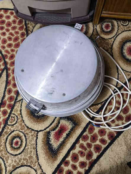 سلام عليكم طباخ البيع سعر 130وبي مجال صوبه نفطيه مشتغله موسم واحد سعر 40وبيها مجال تنور كهربائي سعر 35 العنوان بابل كفل***********
